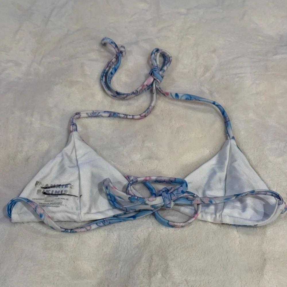 New! Frankie’s Bikinins Bikini Triangle Top floral city of angels 31423